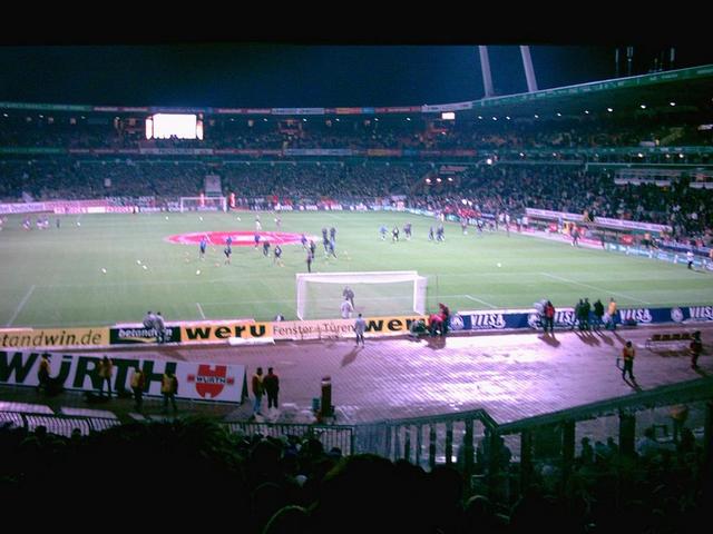 16   Away in Bremen 15 12 2005.JPG