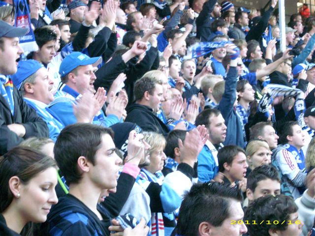 HSV  Freiburg   16.10.2011 056.jpg