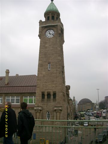 HSV   Freiburg  17.03.2012 H 072.jpg